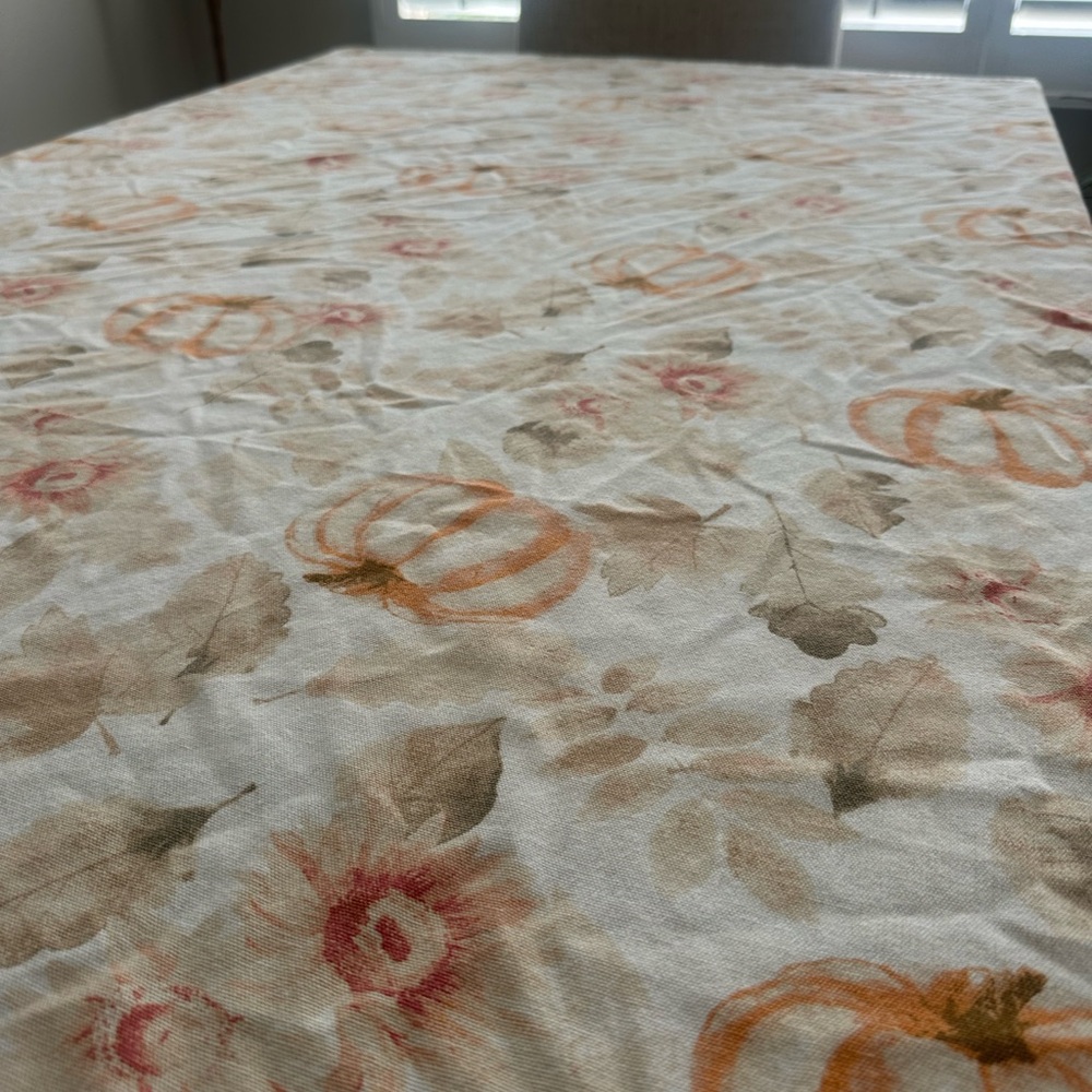 Martha Stewart Everyday White and Tan Fabric